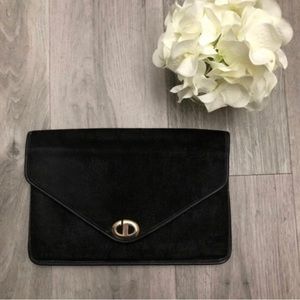 Beautiful authentic vintage Dior clutch.description in last photo. ☺️